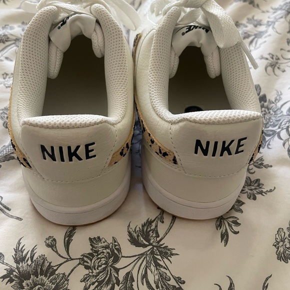 Woman’s Nike court vision low leopard print sneakers New never worn - Picture 4 of 6